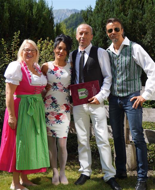 Barbara und Roland Haiderer mit den Trauzeugen am 27. Juli 2018